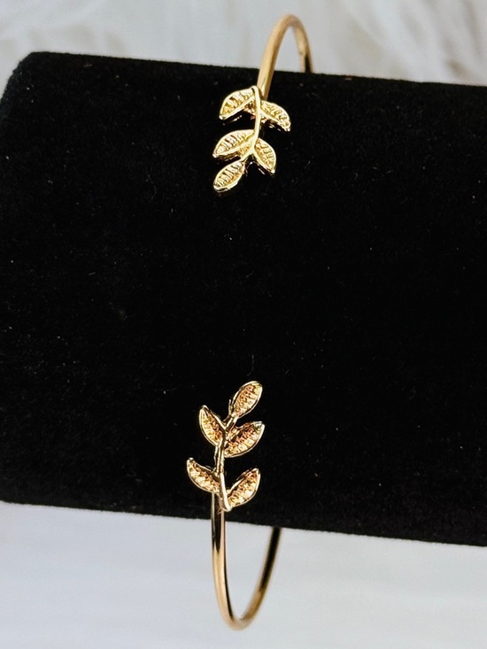 Jewelry - Delicate goldtone, open cuff, etched leaf accent bracelet etched